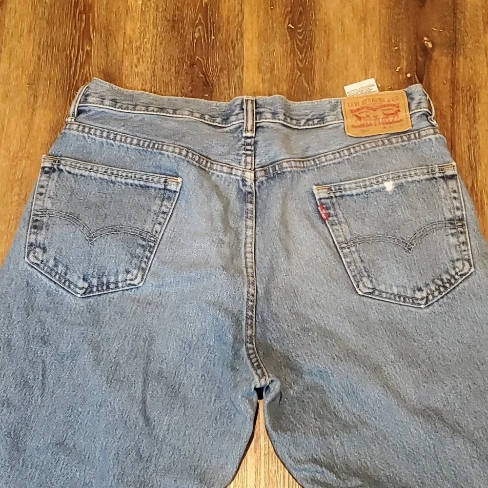 Levi's Size 36x30 550 Denim Jeans‎ Zip Fly Relaxed Fit Medium Wash Light Wear B2